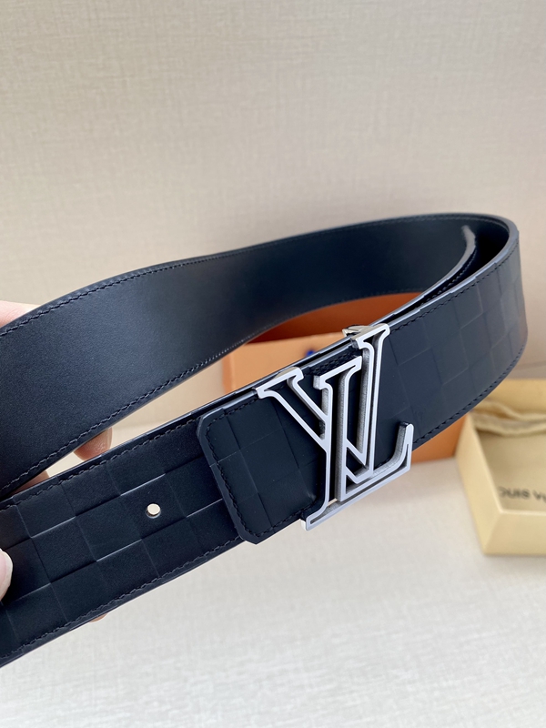 激安ルイヴィトンベルト背面デザイン